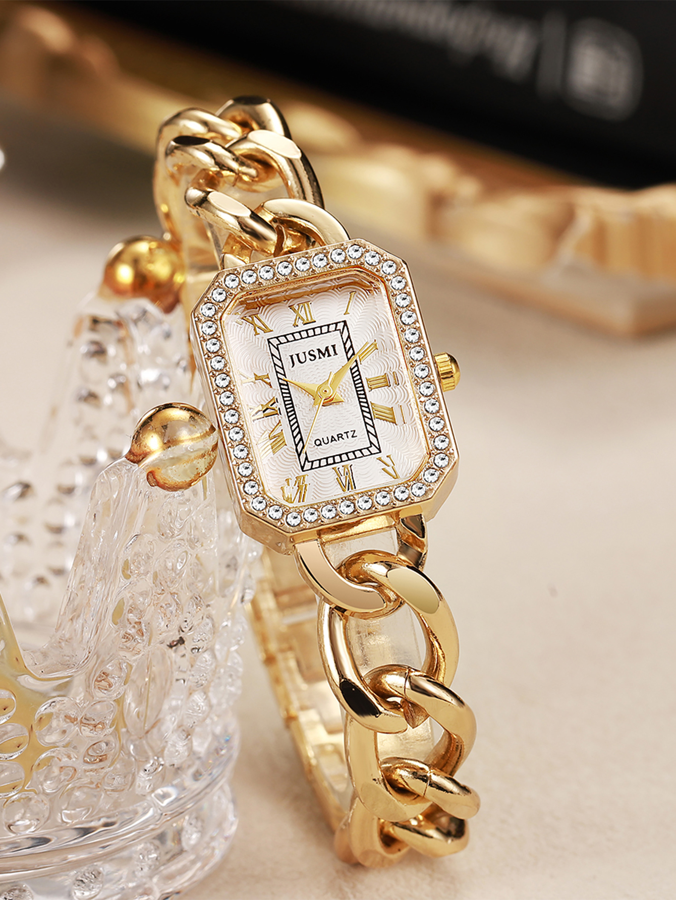 Fashionable and Luxury Fashion - Luxury Watch Square 评论和价格