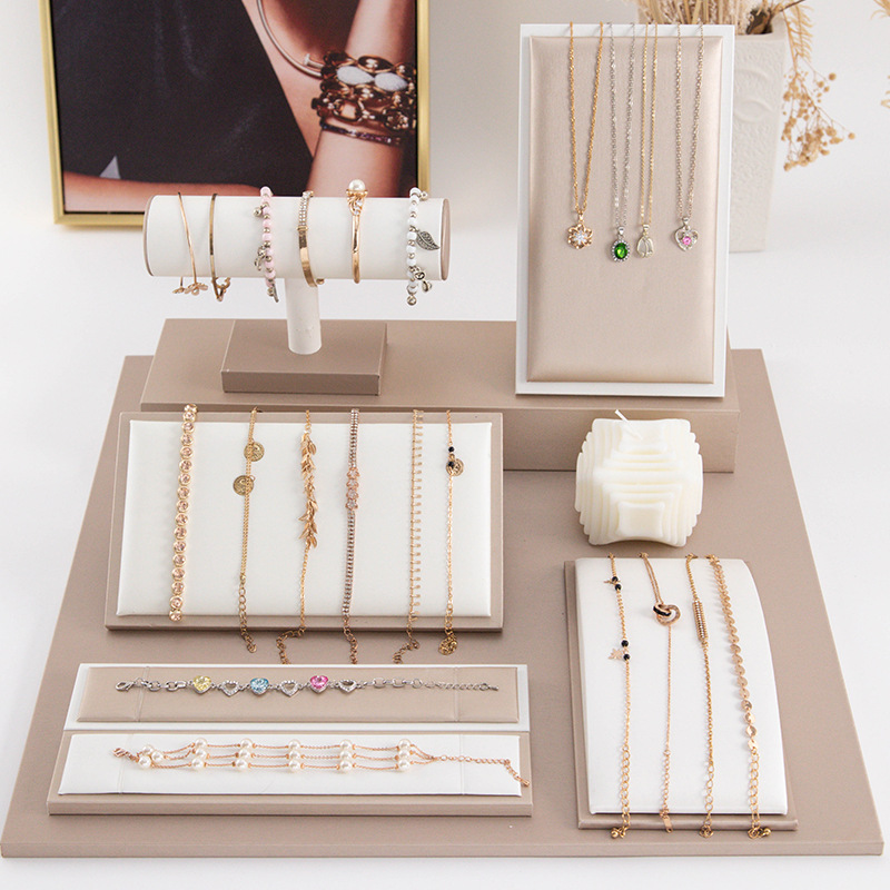 Leather Jewelry Stand Luxury M - Luxury Watch E Jewellery 评论和价格