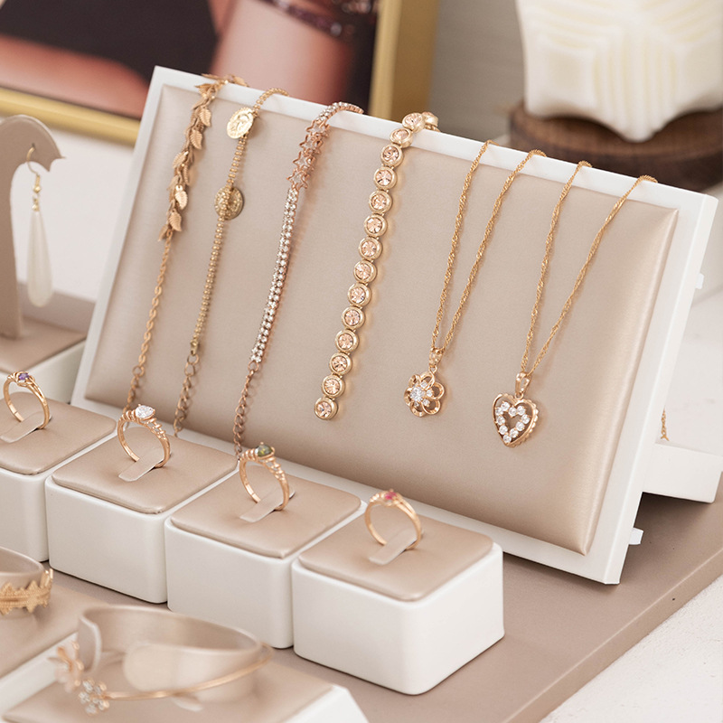 Leather Jewelry Stand Luxury M - Luxury Watch E Jewellery 评论和价格