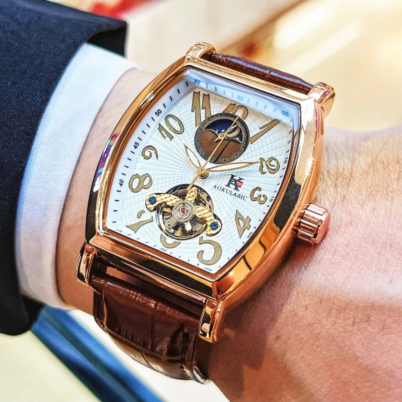 Luxury Business Barrel-Shaped  - Luxury Watch Europe 评论和价格