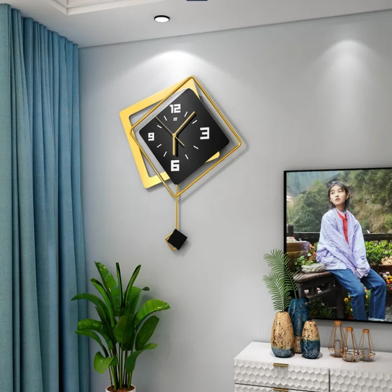 Swing Wall Clock Light Luxury  - Luxury Watch Europe 评论和价格